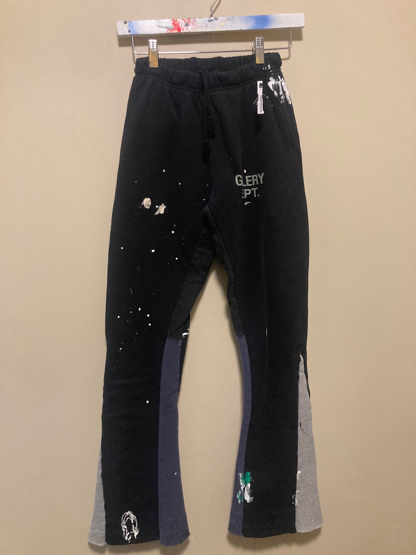 Gallery dept painted flare sweatpant size xs