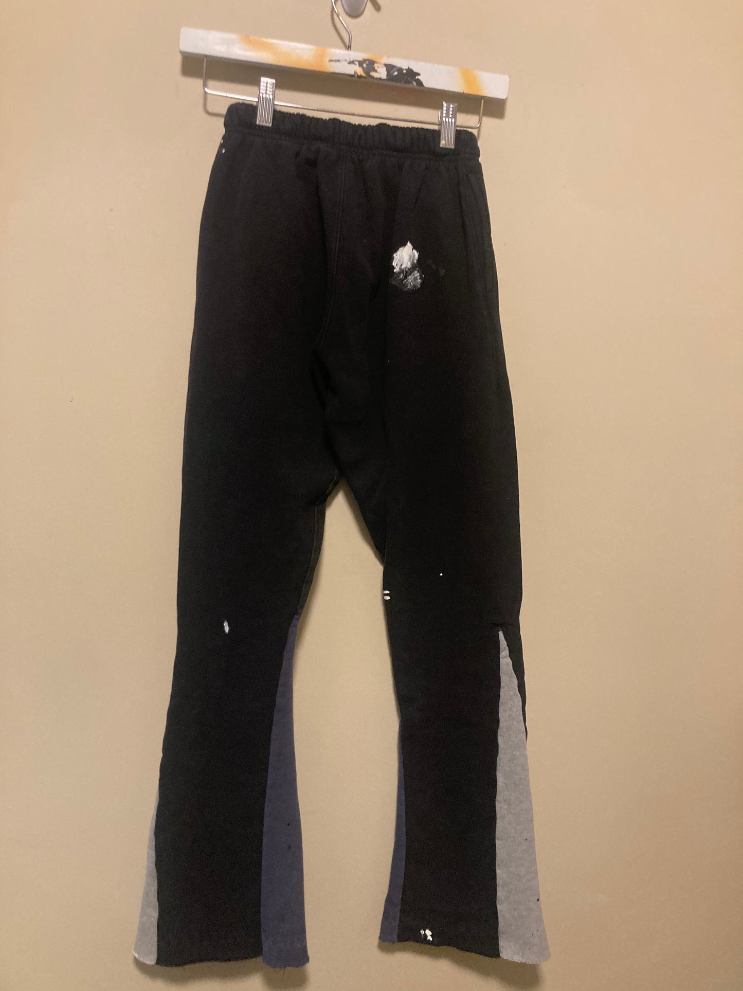 Gallery dept painted flare sweatpant size xs